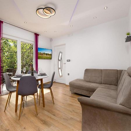 יאדראנובו Vega Lux Apartment חדר תמונה